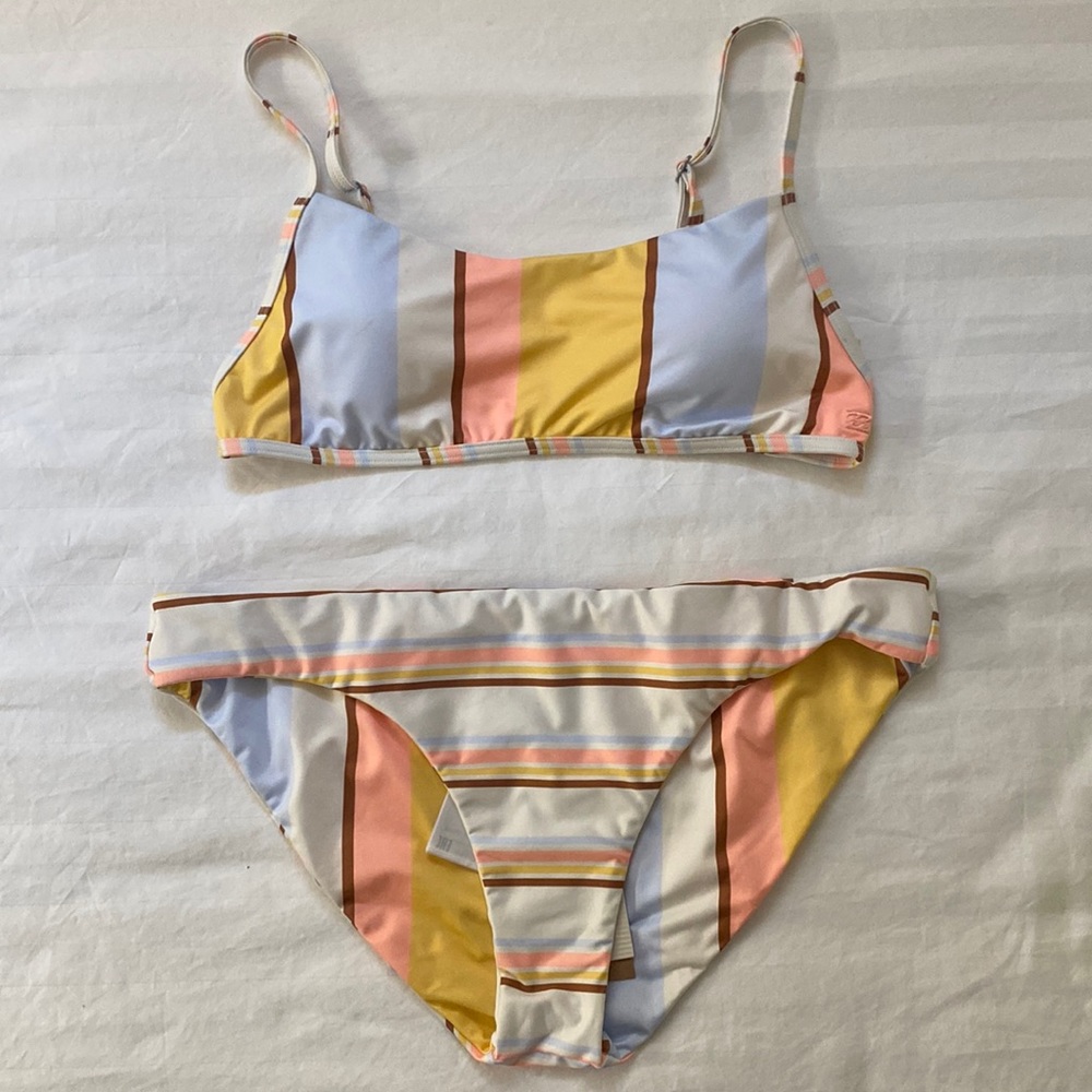 Billabong | 2 piece Swimsuit w/reversible bottom